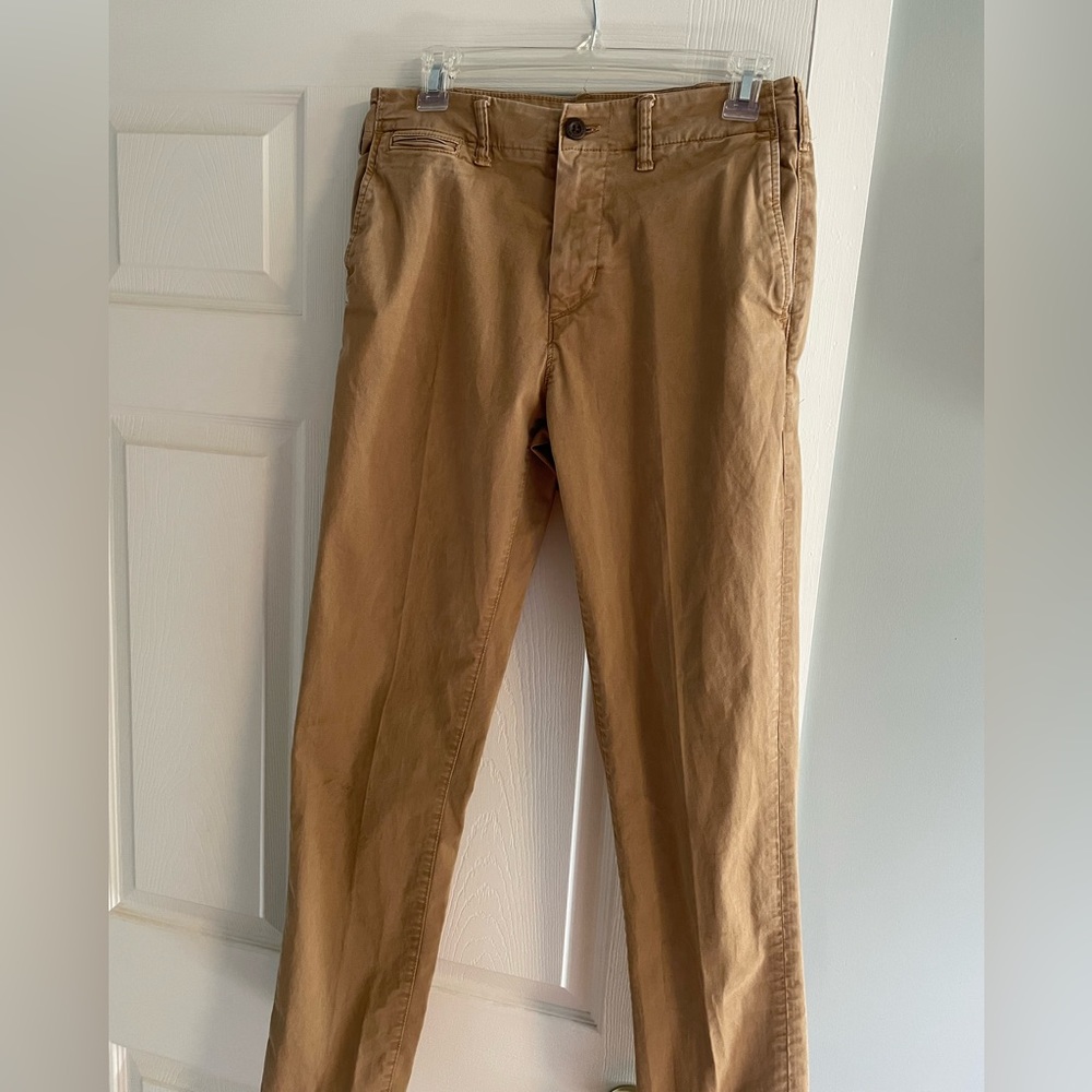 30x34 American Eagle Slim Straight khakis